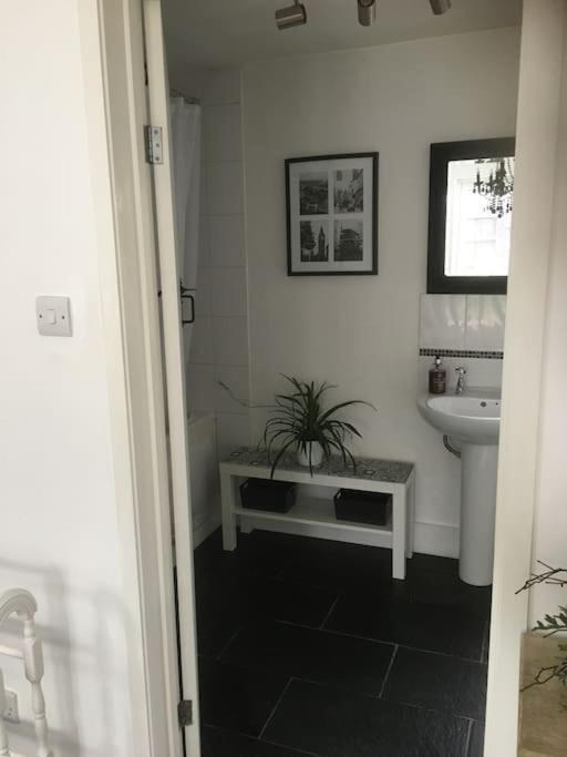 Herb Garden Bungalow Villa Nazeing Екстериор снимка