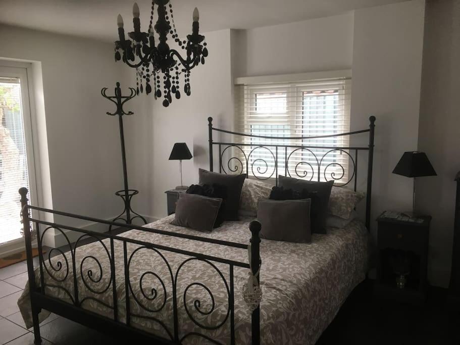 Herb Garden Bungalow Villa Nazeing Екстериор снимка