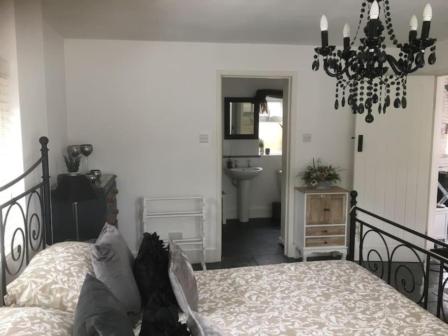 Herb Garden Bungalow Villa Nazeing Екстериор снимка